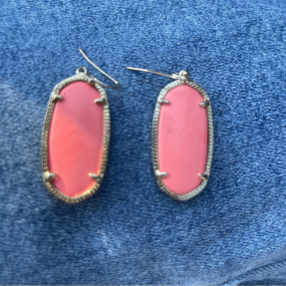 Kendra Scott Elle Earring in Salmon and Gold Plate